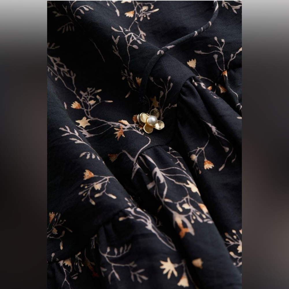 NWT DRAWSTRING-DETAIL DRESS - Picture 7 of 7